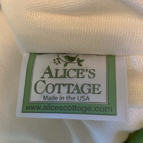 Alice’s Cottage insulated tea cozy - fits 6 cup pot - Picture 3 of 7